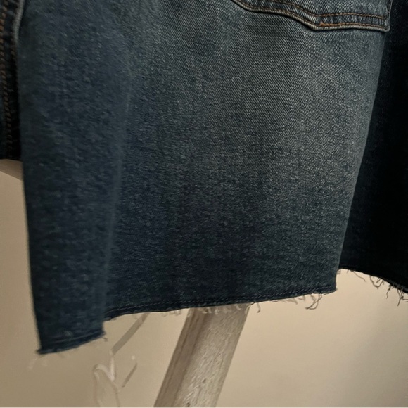 SOFIA Lila Mid Rise Jean Shorts - Frayed Edge Trim 28W NWT - Picture 6 of 11